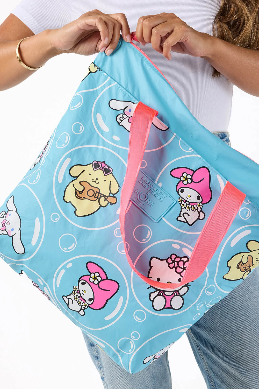 ALOHA Collection HELLO KITTY Bubbles Day Tripper in Blue Skies