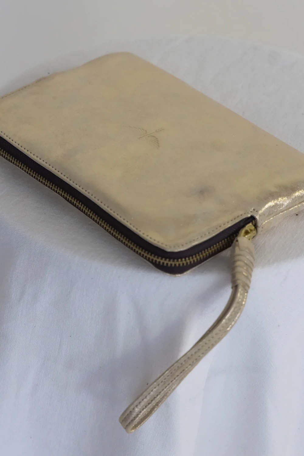 CLHEI Pouch Wallet in Metallic Gold