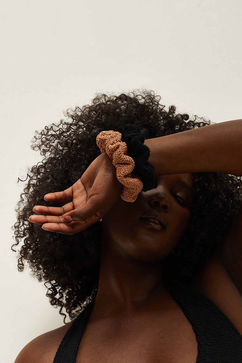 Hunza G Hair Scrunchie in Black