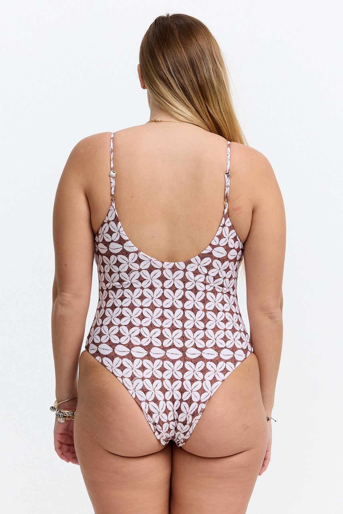 Makenna One Piece 2.0 - Cowrie Basket