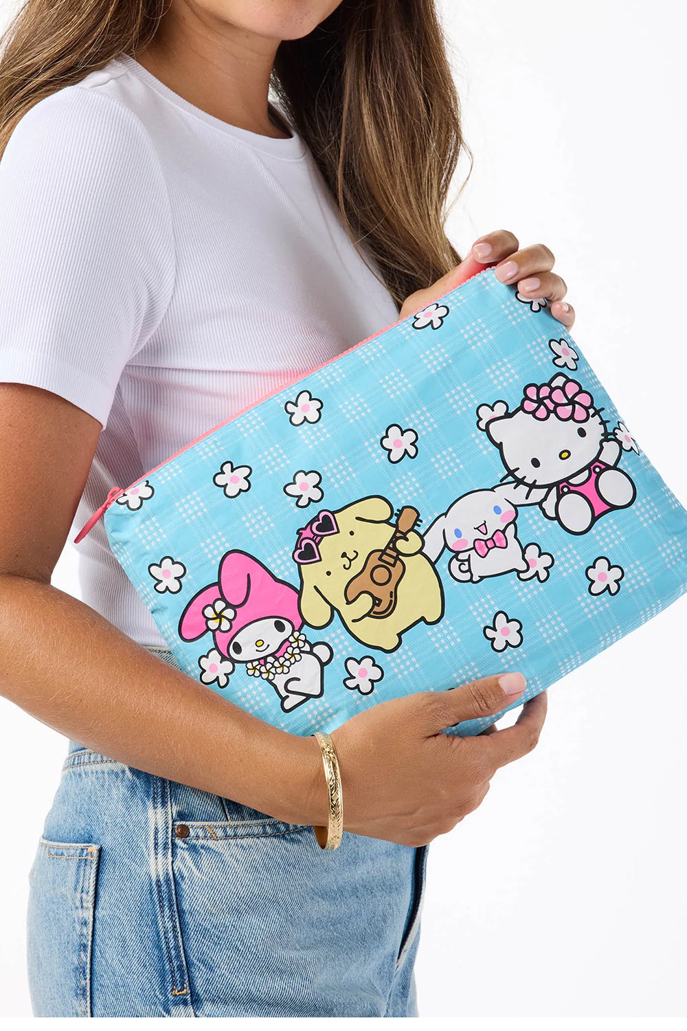 ALOHA Collection HELLO KITTY Palaka Friends Mid Pouch in Blue Skies